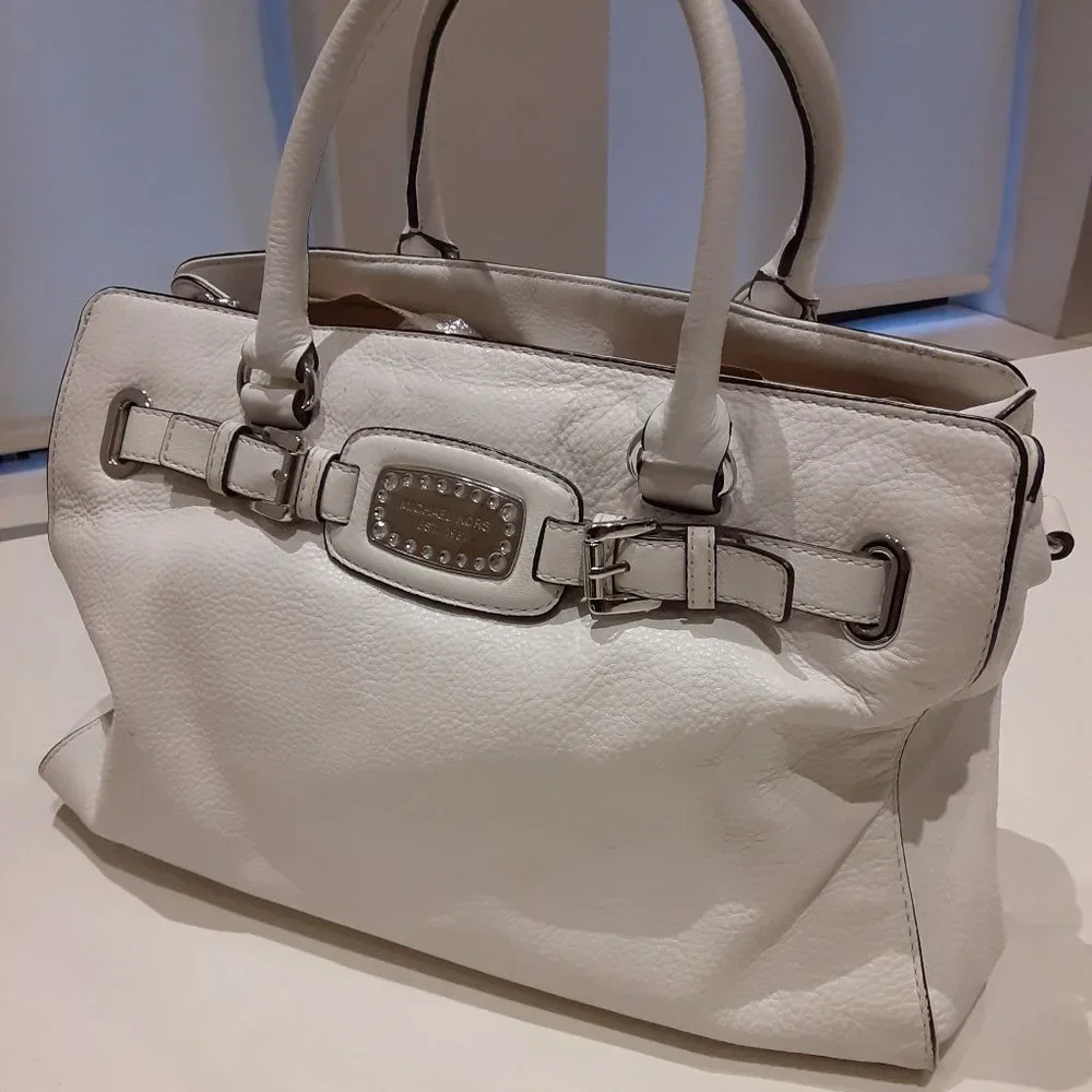 Michael Kors white leather medium bag with silver chain detail